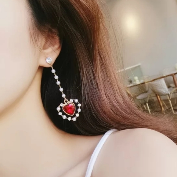 💎NEW💎 PARISIAN HEART DROP EARRINGS - Picture 4 of 8